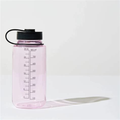 House Of Nunu Sweaty Drink Bottle Pink Common Circus