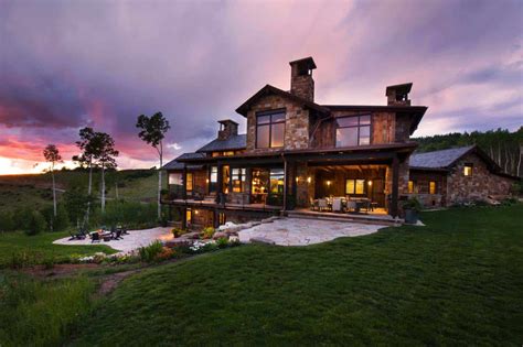 Contemporary Mountain Retreat In Colorado Infused With Warmth