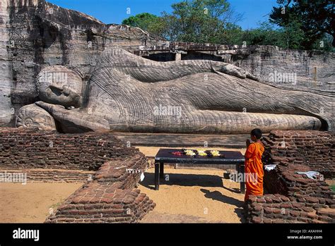 Lying Buddha From Gal Vihara Polonnaruwa Sri Lanka Stock Photo Alamy