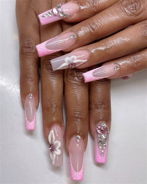 Charming Pink And White Ombre Nail Ideas For