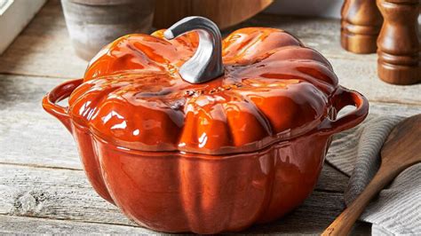 Top 4 Pumpkin Dutch Ovens Elevate Your Pumpkin Inspired Dishes