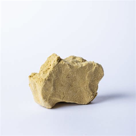 Hachís de CBD: definición, usos y beneficios de un formato muy místico