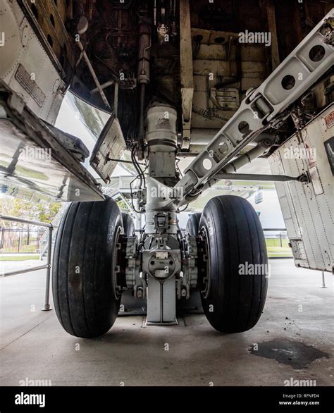 747 Front Landing Gear