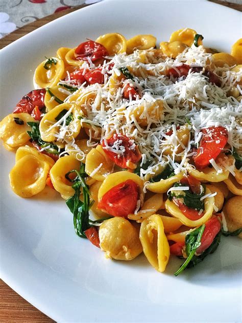 ORECCHIETTE CON POMODORI AL FORNO Ilpugliesechecucina