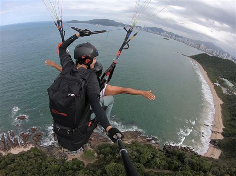 Colorindo O C U De Bc Marca O Retorno Do Voo Livre Ao Morro Do Careca