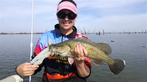 Mulwala Murray Cod Fishing Wifes First Fish In A Long Time Youtube