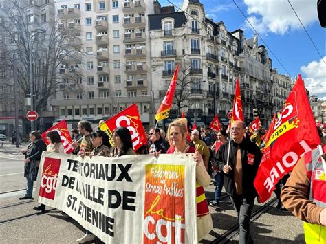 Education Personnes Manifestent Saint Etienne Tl