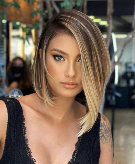 Sleek Deep Side Part Balayage Bob Beige Blonde Hair Color Platinum