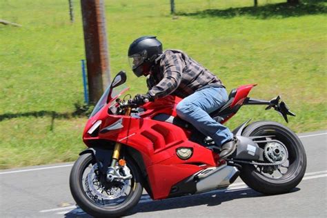 2021 Ducati Panigale V4 S Bike Review • Exhaust Notes Australia