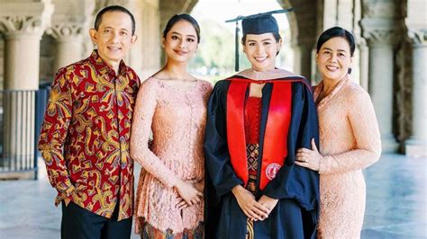 Foto Video Prosesi Wisuda S2 Maudy Ayunda Di Stanford University