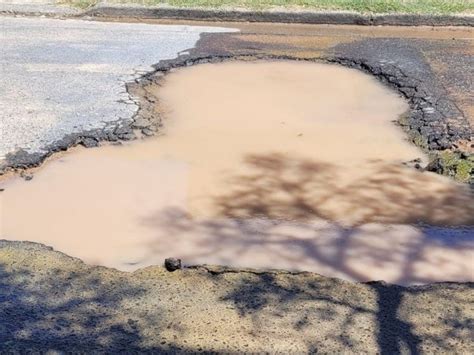 En 75 Entre 1 Y 115 Los Vecinos Reclamaron Por Un Enorme Pozo Con Agua