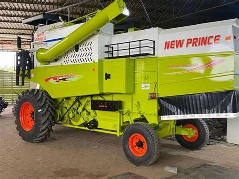 Multi Crop New Prince Harvester Combine Bs At Rs In