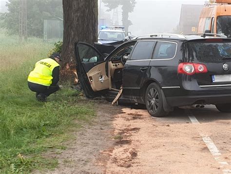 Policjanci Pracowali Na Miejscu Wypadku Drogowego