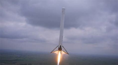 SpaceX la fusée Falcon 9R réussit son décollage mais rate à