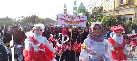 Mengusung Tema Sekolah Adiwiyata Dalam Karnaval Peringatan Hut Ri Ke