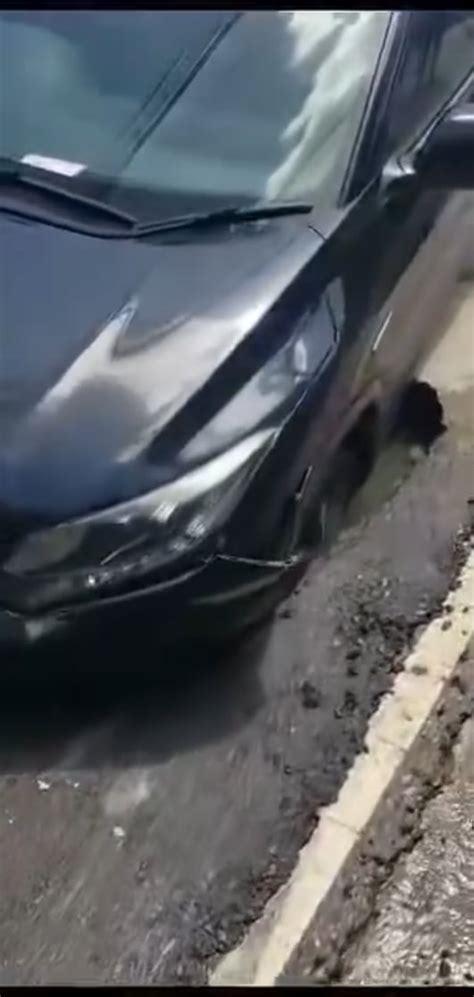 Bad Roads Lead To Accidents.. : r/caraccidents