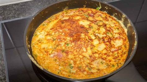 Omelette Aux Pommes De Terre Et Aux Courgettes Cuite Au Four Ou à La