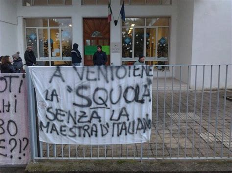 Ventotene Manca Linsegnante Scuola Occupata Per Protesta Corriere It