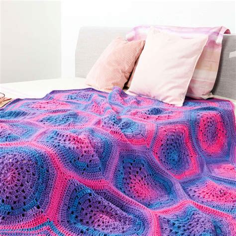 25 Free Crochet Hexagon Blanket Patterns - Blitsy