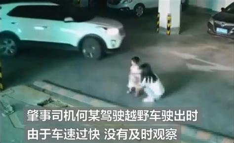 湖北一对母女被车碾压，小女孩死亡：事发后司机倒车造成二次碾压母女小女孩倒车新浪新闻