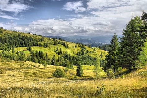 Mountains Landschaft In Der N He Yaremche Dorf In Den Karpaten