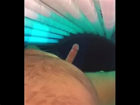 Jacking In Tanning Bed XVIDEOS