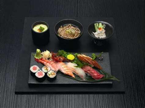 Deluxe Sushi And Sashimi Set Food Sushi Yummy Food