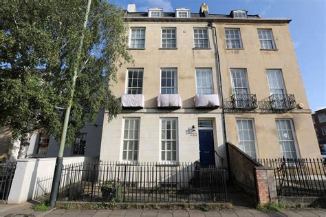 North Place Cheltenham 1 Bed Apartment £185000