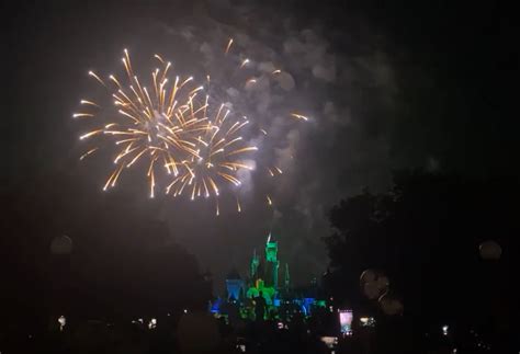 ICYMI: FIREWORKS From Disneyland! - VIDEO - MickeyBlog.com