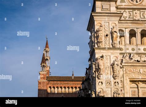 Awesome Marble Statues From The Renaissance Period Of The Pavia