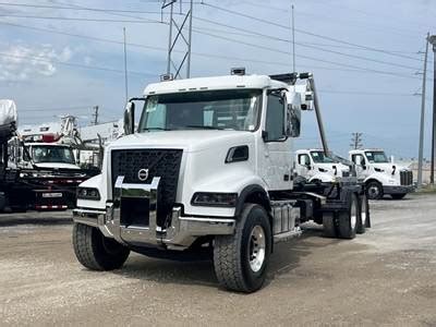 2025 Volvo VHD64 Hooklift Truck D13 D 455HP For Sale Kansas City