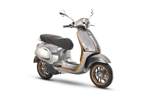 Motorrad Vergleich Vespa Elettrica X 2019 Vs Vespa GTS 300 Hpe Super