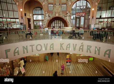 Prag Tschechien Jugendstil Interieur Des Prager S Hauptbahnhof Hlavni