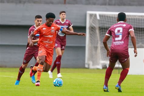 Camboriú perde a quarta seguida na Série D e vê gordura secar na tabela