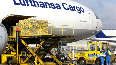 Luftfracht Lufthansa Cargo Erh Ht Preise Um Prozent Welt