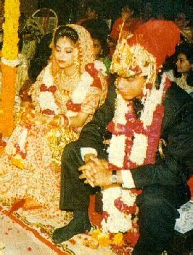 Bollywood Celebrity Weddings: Shahrukh Khan & Gauri Khan wedding