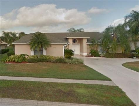 SHORT SALW $180,000 3/2 No pool ON GOLF COURSE!! 4906 Peridia Blvd E, Bradenton, FL 34203 ...