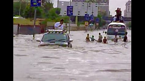 Heavy Rain In Karachi I I Chundriger Road Largest City Karachi Pakistana Youtube