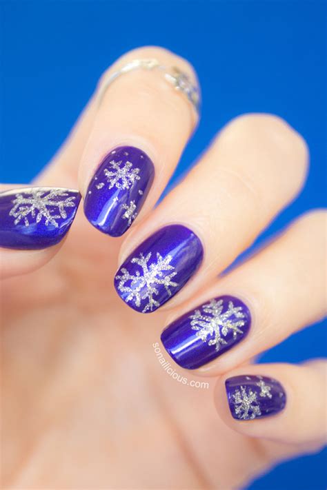 Snowflake On Nails Design Lodge State