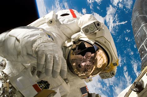 Astronaut_Spacewalk-NASA - SpaceNews 