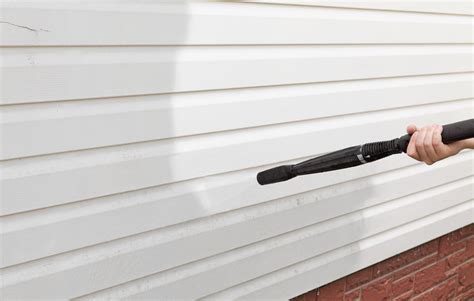 How To Pressure Wash Vinyl Siding Advantage Pro Services