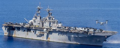 LHD 1 USS Wasp Amphibious Assault Ship Helicopter Dock Navy