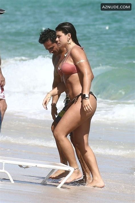 MACARENA VELEZ MONTOYA Nude AZNude