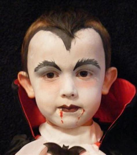 DIY Halloween Vampire Ideas - Hative