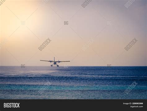 Private Seaplane Image And Photo Free Trial Bigstock