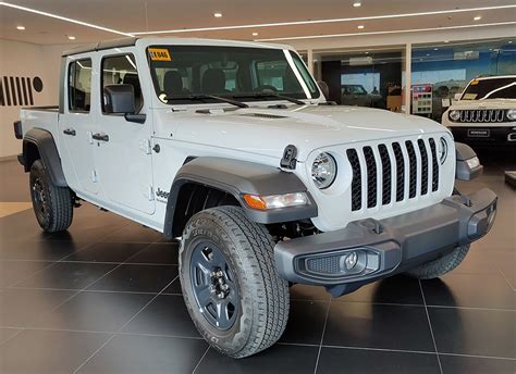 Jeep Gladiator Variants Specs Prices And Photos Visorph