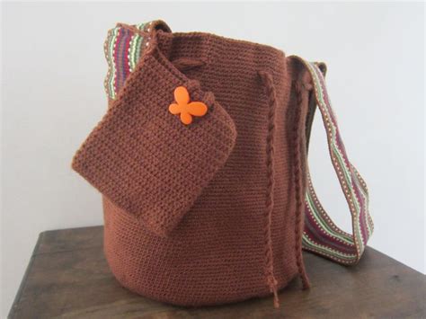 Betty 3 bolso tejido en crochet con hilo de algodón color cafe cinta