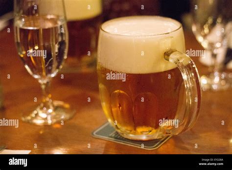 Bière Tchèque Banque De Photographies Et Dimages à Haute Résolution Alamy