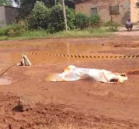 Tr S Pessoas S O Presas Suspeitas Da Morte De Mulher Achada Sem Vida Em