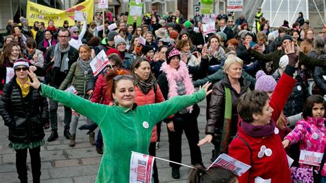 Salzburg Tanzender Protest Gegen Gewalt An Frauen SN At